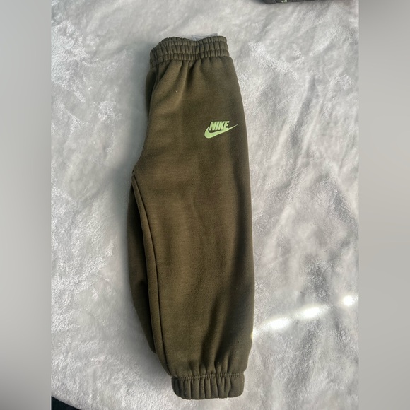 Nike set for toddler - Picture 4 of 5